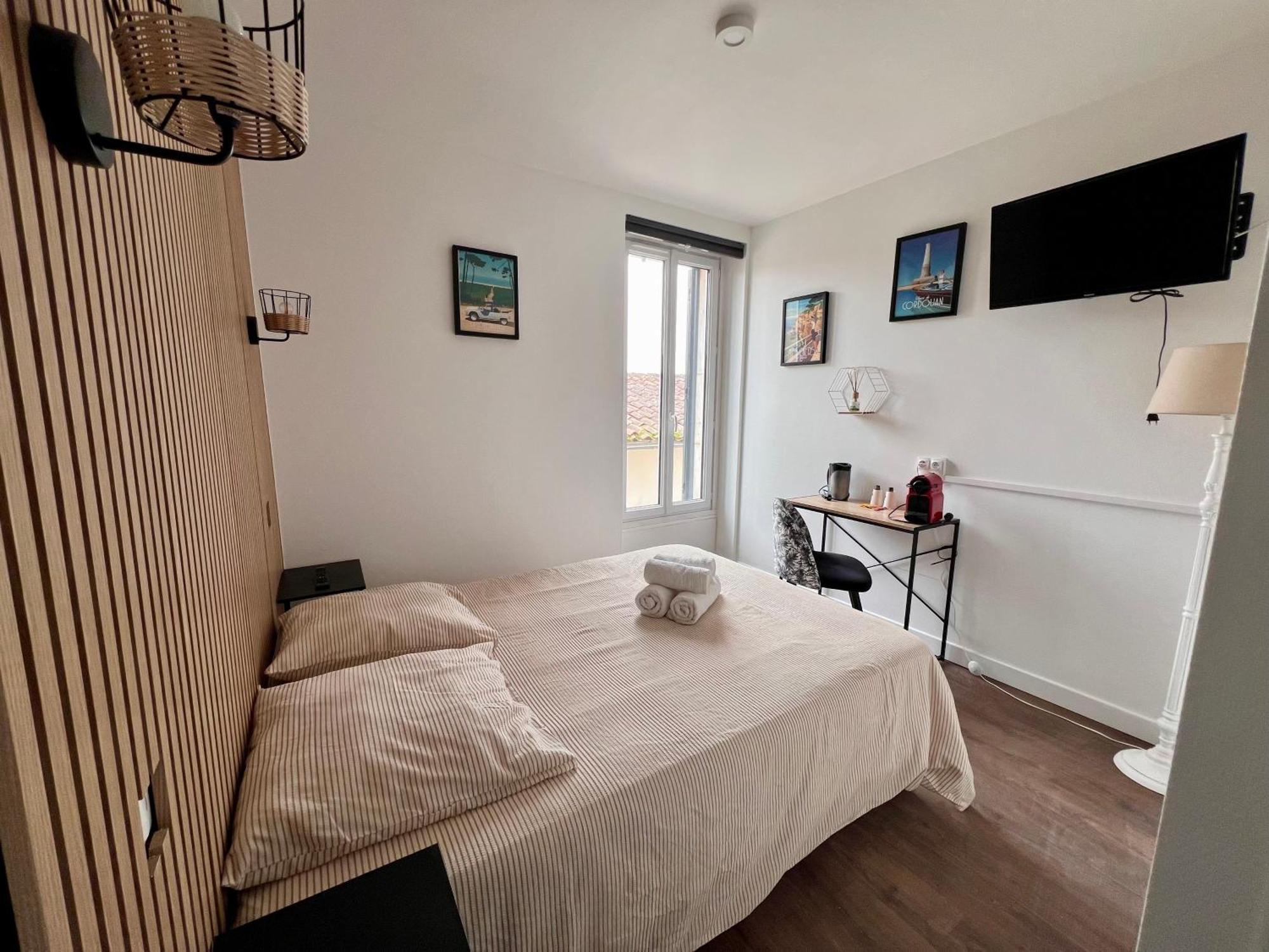Logis Paul Massy Bed & Breakfast Meschers-sur-Gironde Exterior photo